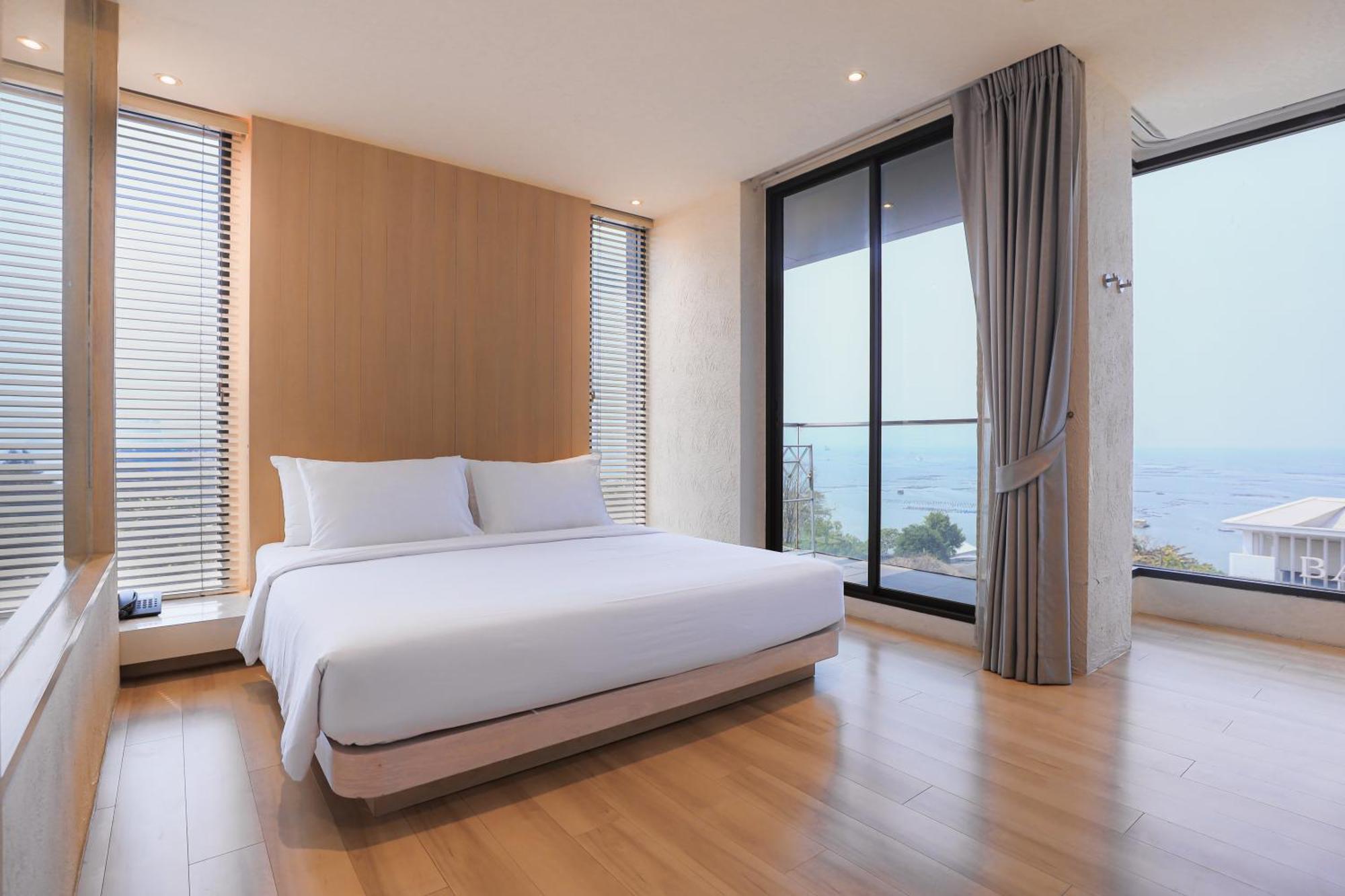 Balcony Seaside Sriracha Hotel & Serviced Apartments Si Racha Extérieur photo