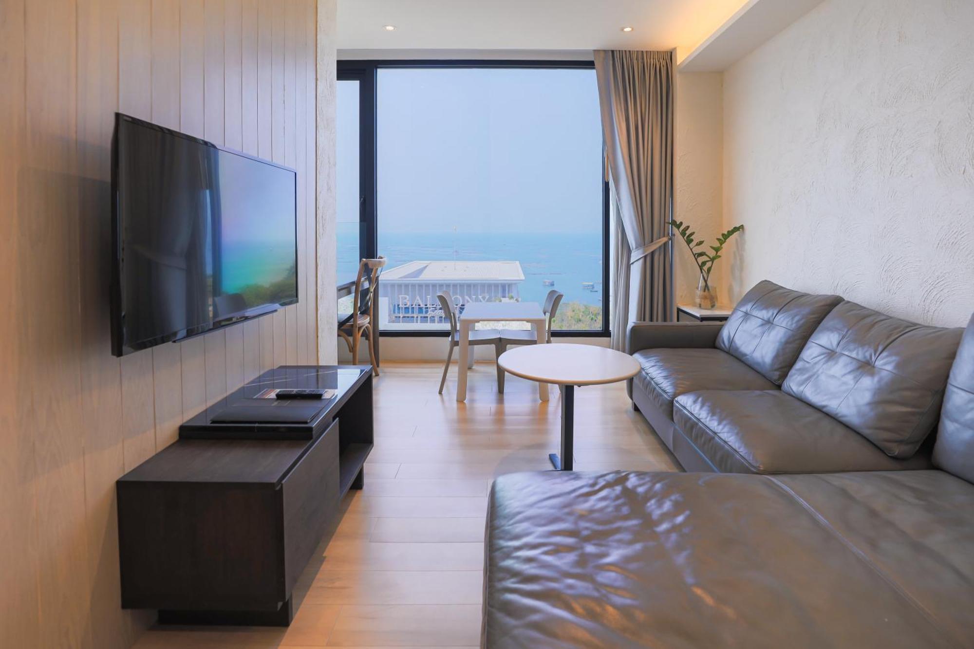 Balcony Seaside Sriracha Hotel & Serviced Apartments Si Racha Extérieur photo