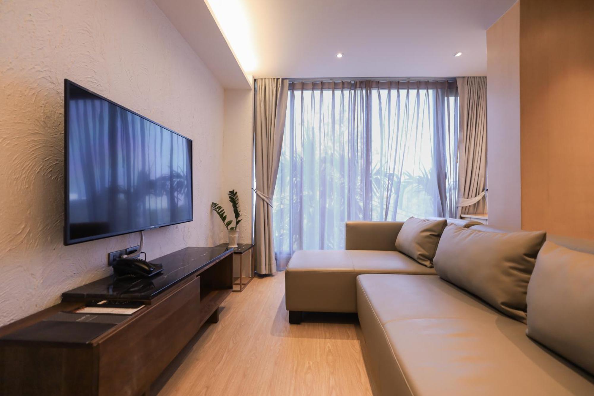 Balcony Seaside Sriracha Hotel & Serviced Apartments Si Racha Extérieur photo