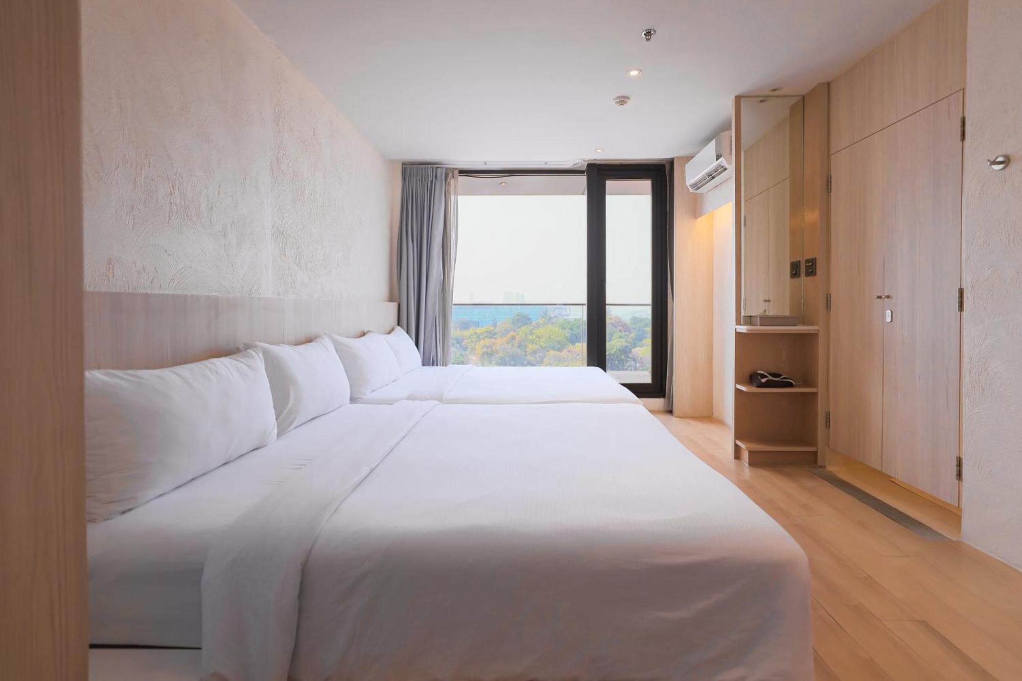 Balcony Seaside Sriracha Hotel & Serviced Apartments Si Racha Extérieur photo